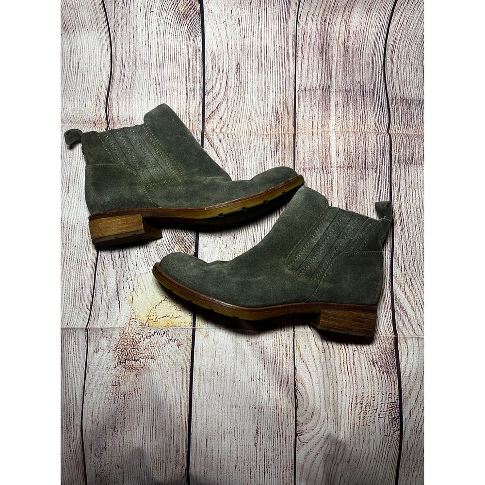 SOFFT Women's Bellis ll Ankle Boots Suede Olive Green Side Zip‎ Block Heel Sz 6